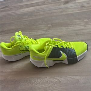 Nike Tennis/Pickleball Yellow and Black Sneakers Athletic Low-Top